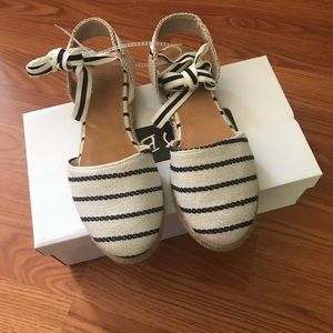 🔥 White & Black Stripe Platform Espadrille Sandal